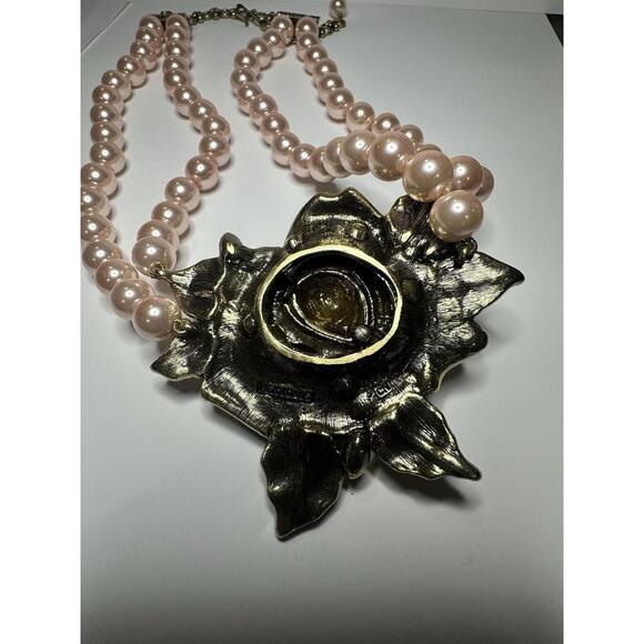 Heidi Daus Disney Beauty and the Beast Rose Pearl Necklace Pink w/ Green Leaves - Picture 8 of 9
